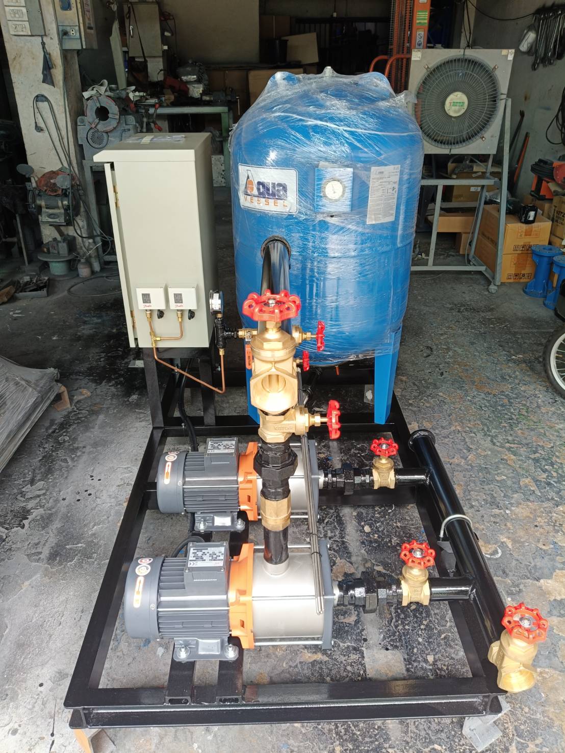 PACKAGE BOOSTER PUMPS SET  LEO PUMP  Model : EMH 8-4 With Tank 200 L