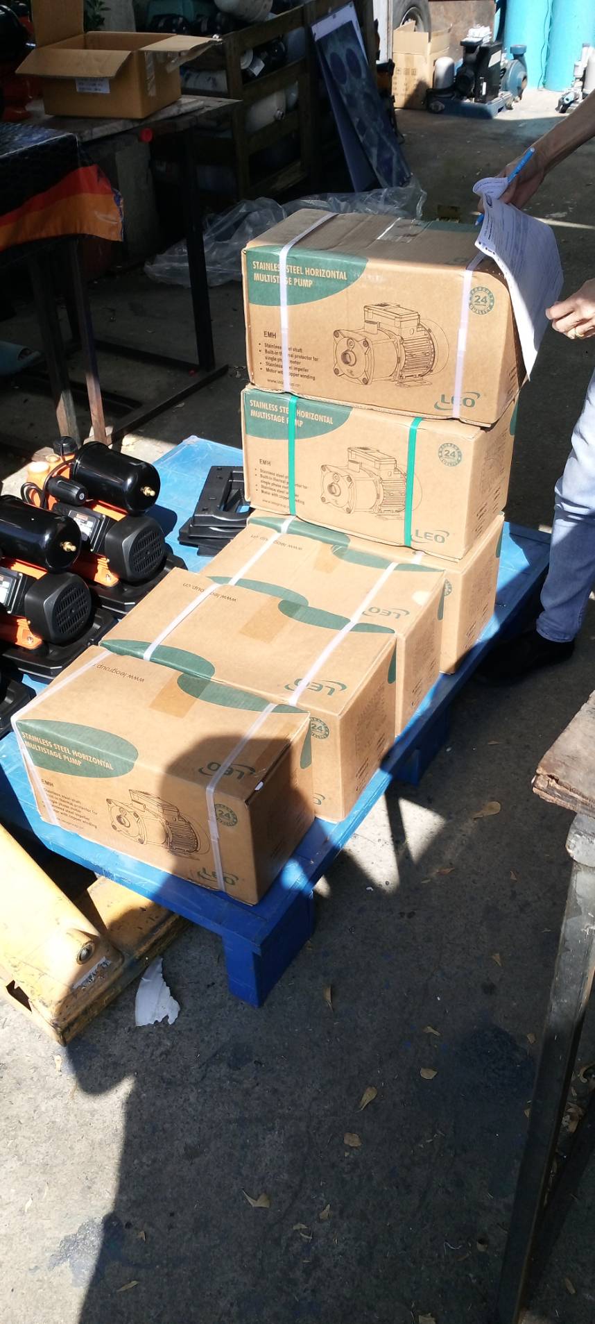 จัดส่งสินค้า LEO Pump  EMHm2-5 และ EMHm2-6