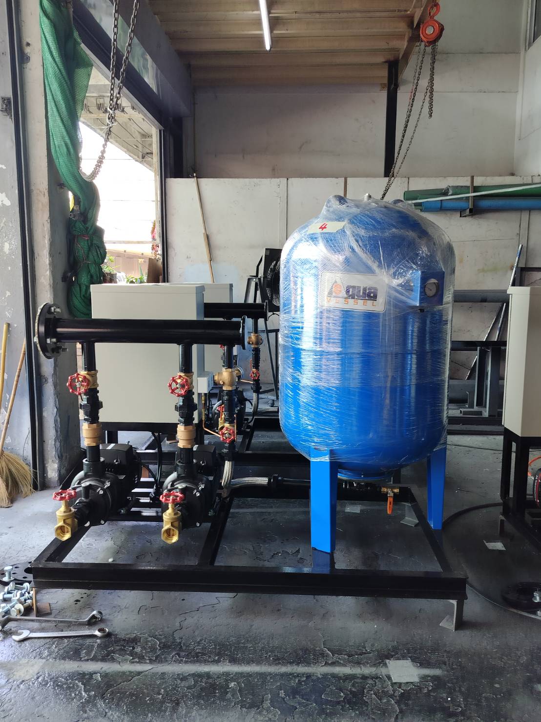 งานประกอบชุด Booster Pump  Grundfos CM 10-3 with Pressure Tank 300Litres