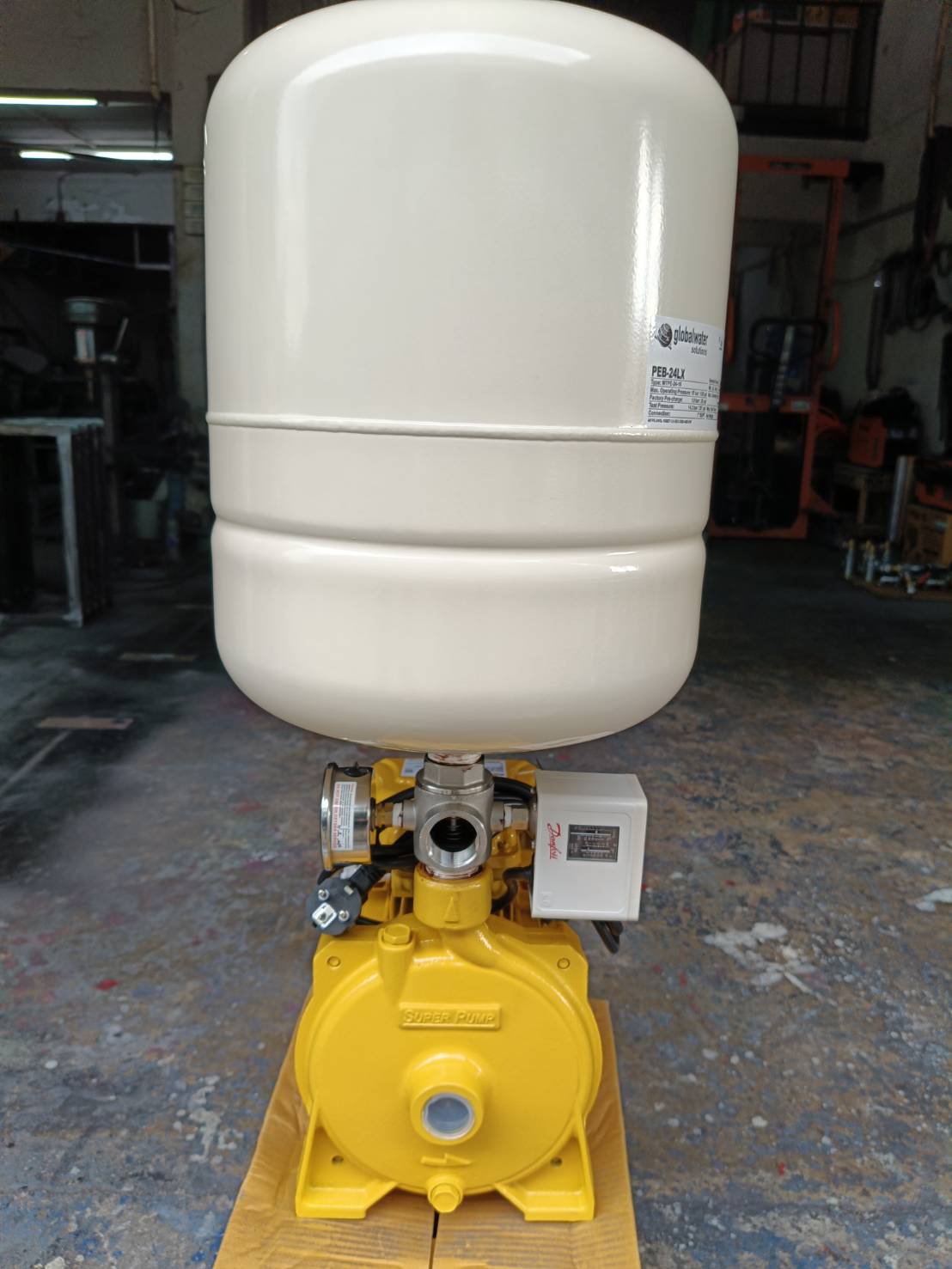 Package Automatic Pump Set  MITSUBISHI pump Model : ACH-755S with Pressure Tank 24 Litres
